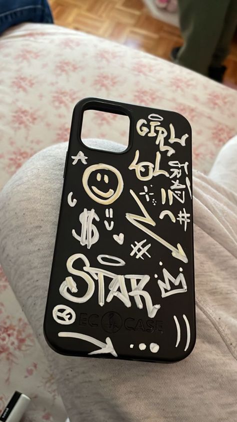 Graffiti Phone Case, Clear Phone Case Design, Graffiti Lettering Alphabet, Phone Case Diy Paint, Graffiti Text, Graffiti Words, Graffiti Writing, Iphone Case Stickers, Graffiti Style Art