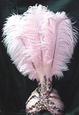 Pink Burlesque, Las Vegas Showgirl, Showgirl Headdress, Showgirl Costume, Vegas Showgirl, Feather Centerpieces, Burlesque Show, Burlesque Costumes, Feather Headpiece