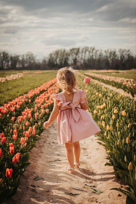 Tulip farm photoshoot. Children photography. Family photography. Photoshoot In Tulip Field, Mommy And Me Tulip Field, Family Photos Tulip Field, Tulip Photoshoot Photo Ideas Family, Tulip Field Photos, Tulip Farm Photoshoot Family, Tulip Family Photoshoot, Flower Field Family Photoshoot, Tulip Photoshoot Photo Ideas