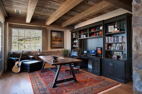 16 Encouraging Southwestern Home Office Designs Youll Love Working In Southwestern Office, Desert Office, Locati Architects, Greenwich House, Home Office Designs, Southwestern Home Decor, Eclectic Farmhouse, Mediterranean Style Home, Modern Desert