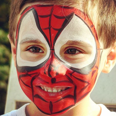 Our CT face painters love superhero face paint! Check out this awesome spiderman design! Spider Man Face Paint, Superhero Face Painting, Diy Face Paint, Halloween Makeup Clown, Professional Face Paint, Cheek Art, Spiderman Face, Halloween Beauty, Mask Painting