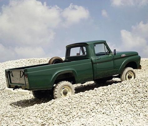 No problem,it’s a Ford!!! Ford Highboy, Classic 4x4, Trucks Ford, Henry Ford Museum, Old Ford Trucks, Classic Ford Trucks, Ford 4x4, Vintage Vehicles, Ford F100