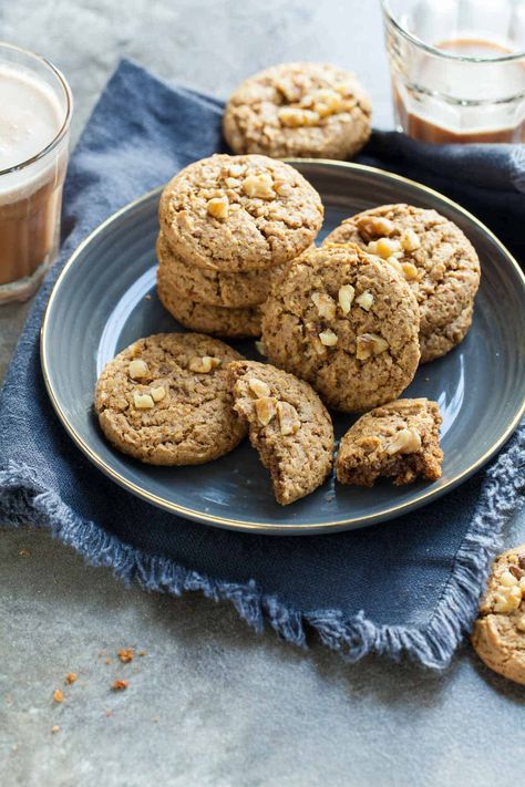 Persian Walnut Cookies (Gluten-Free) Cardamom Cookies Recipe, Cardamom Cookies, Biscuit Bar, Paleo Cookies, Walnut Cookies, Oatmeal Raisin, Gluten Free Cookies, Tea Cakes, Gluten Free Baking