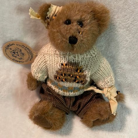 Vintage Boyd’s Bears Edmond T. Bear Collectible Plush! Extremely Rare With Original Tag! Style#9175 Excellent Condition/ Smoke Free Home Fast Shipping! Typically Within 1 Day Except On The Weekends. Boyds Bears, Bear Toy, Teddy Bears, 1 Day, Stuffed Animals, Pet Toys, Kids Toys, Bears, Kids Shop