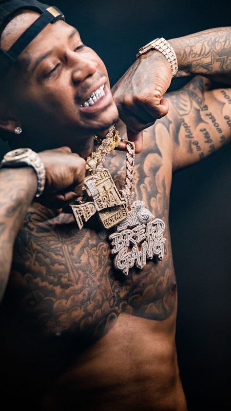 Moneybagg Yo, Rapper Jewelry, Half Sleeve Tattoos For Guys, Rapper Art, Best Rapper Alive, Black Friday Specials, Rap Aesthetic, Diamonds Ring, Hair Sale