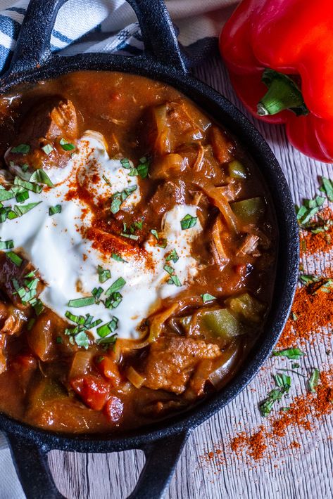 A classic Hungarian dish, this slow cooker beef goulash consists of tender chunks of beef in a rich tomato and paprika sauce, perfect for the cooler months! Beef Goulash Slow Cooker, Goulash Slow Cooker, Crockpot Recipes Beef Stew, Beef Goulash, Slow Cooker Beef Stroganoff, Paprika Sauce, Beef Stew Crockpot, Goulash Recipes, Slow Cooker Beef Stew