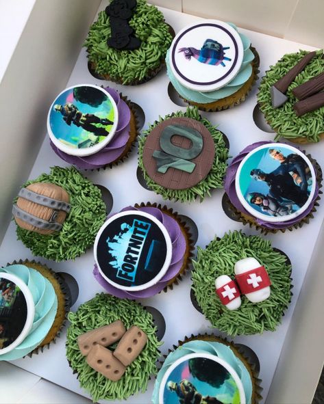 Gaming themed cupcakes, Fortnite & Minecraft cupcakes, fortnite cupcakes, minecraft cupcakes, children cupcakes, birthday cupcakes Fortnite Cupcakes Ideas, Cupcakes Minecraft, Fortnite Cupcakes, 60th Birthday Cupcakes, Fortnite Ideas, Minecraft Cupcakes, Cupcake Decorating Ideas, Cupcakes Birthday, Cupcakes For Boys