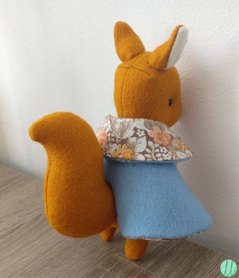 Traveling squirrel – Felt pattern review – Get Unraveled Felt Squirrel Pattern Free, Felt Squirrel, Squirrel Pattern, Felt Animal, Felt Christmas Decorations, Felt Sheets, Felt Pattern, Felt Christmas, Felt Animals