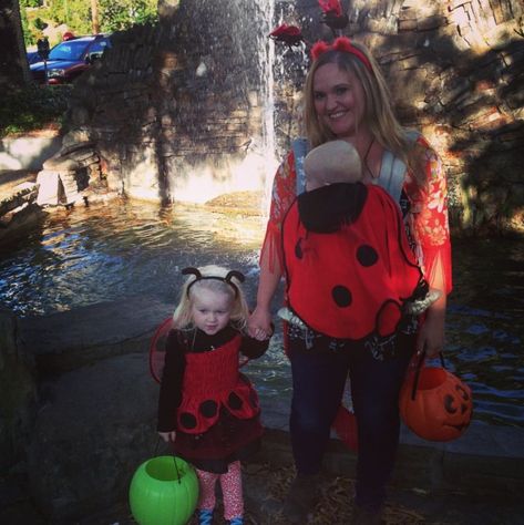 Ladybug Baby Ladybug Costume, Octopus Eye, Parents With Baby, Most Popular Halloween Costumes, Popular Halloween Costumes, Baby Ladybug, Ladybug Costume, Holloween Costume, Diy Halloween Costumes Easy