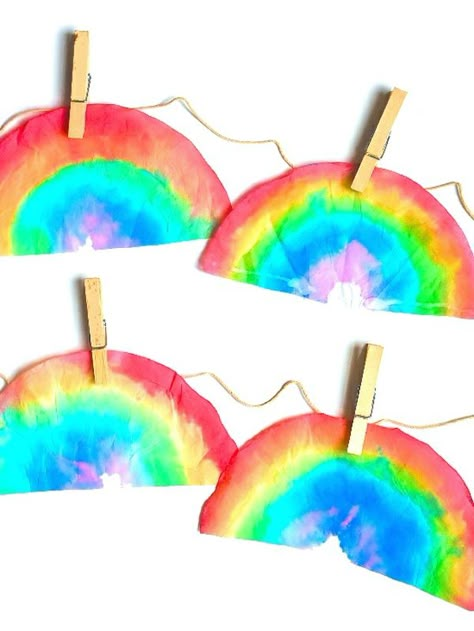 Basteln mit Kaffeefiltern: Kaffeefilter bemalen und kreative Figuren basteln Umbrella Craft, Crazy Laura, Rainbow Project, Coffee Filter Crafts, Bug Crafts, Easter Bunny Crafts, Fish Crafts, Easy Art Projects, Creative Coffee