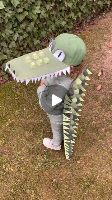 Diy Animal Costume, Chameleon Costume, Alligator Costume, Lizard Costume, Crocodile Costume, Cardboard Mask, Wood Yard Art, Diy Costumes Kids, Easter Hairstyles For Kids