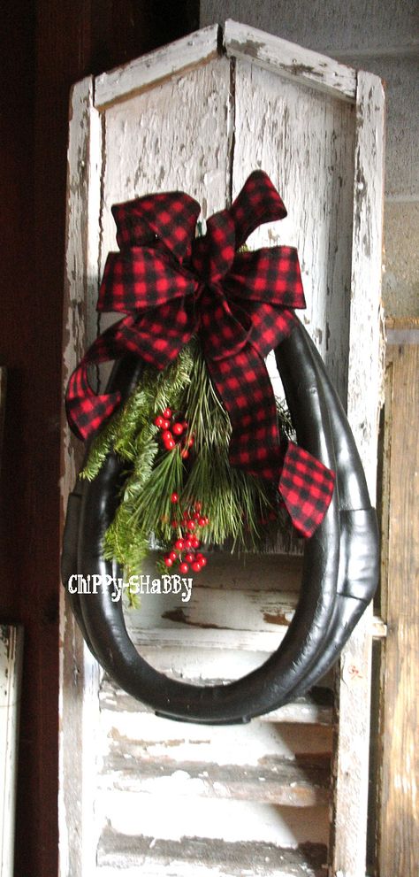 ChiPPy! - SHaBBy!: ViNtaGe HORSE COLLAR... Western Christmas Decorations, Western Wreaths, Western Crafts, Christmas Horses, Horse Crafts, Cowboy Christmas, Horse Decor, Western Christmas, Vintage Horse