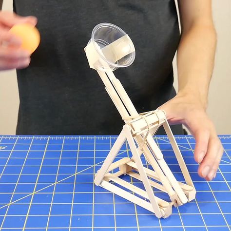 DIY Craft Stick Catapult Project - Powerful and Easy to Build! Catapult Diy, Catapult Project, Catapult For Kids, Diy Catapult, Physics Projects, Stem Projects For Kids, Stem Crafts, Science Projects For Kids, Project For Kids