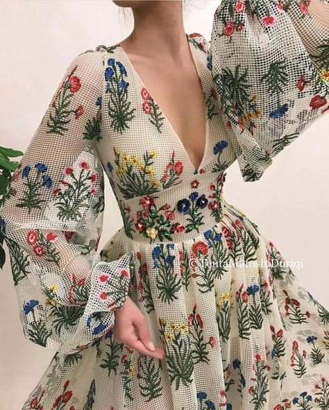 A Designer Makes Dresses That Are So Gorgeous Any Woman Might Want to Sell Her Soul for One of Them Queen Gown, Sukienki Maksi, Gaun Koktail, Teuta Matoshi, 파티 드레스, Net Dress, Womens Prom Dresses, فستان سهرة, Winter Trends