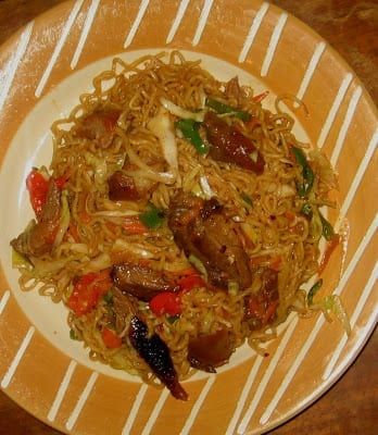 All Nigeria Indomie Noodles With Chicken, Eggs, Vegetables And Fish Nigerian Indomie Recipe, Indomie Recipe, Indomie Noodles, Noodles With Vegetables, Noodles Ideas, Noodles With Chicken, Stewed Chicken, Health Meals, African Recipes Nigerian Food