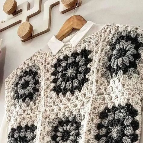 Cardigan Crochet Granny Squares, Crochet Jumper Pattern, Knit Clothes, Crochet Jumper, Beginner Crochet Tutorial, Crochet Knit Stitches, Beginner Knitting Patterns, Crochet Girls, Crochet Fashion Patterns