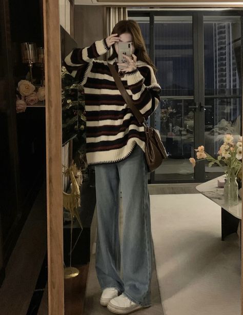 Acubi Comfy Outfit, Acubi Fits Aesthetic, Acubi Airport Outfit, Acubi Oversize Fashion, Outfit Inspo Acubi Style, Acubi School Aesthetic, Oversized Acubi Fashion, Y2k Douyin Outfit, Baggy Acubi Fashion