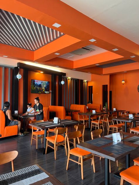 Orange Interior Design Restaurant, Indoor Restaurant Design, Modern Fast Food Restaurant Design, Fast Food Restaurant Design Interiors, Small Restaurant Design Cheap, Mexican Restaurants Interior, Fast Food Restaurant Design, Restaurant Chairs Design, Restaurant Seating Design