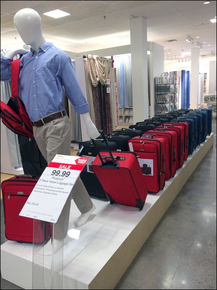 JCPenny Luggage Flight Line Mannequin Luggage Display Ideas, Walter Junior, Luggage Display, Bag Store Display, Suitcase Display, Gift Shop Interiors, Visual Merchandising Fashion, Handbag Display, Window Display Retail