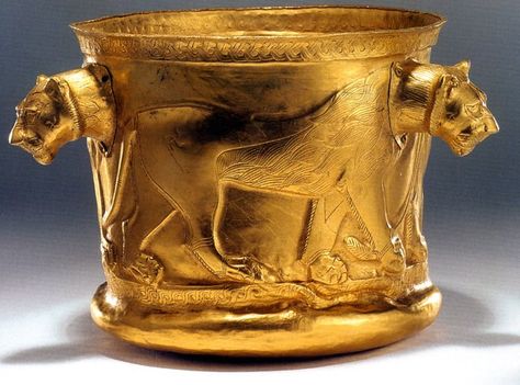 Gold drinking vessel, Persia; 5th century B.C. Persian King, Golden Bowl, Persian People, Gold Bowl, Ancient Near East, Ancient Persia, Persian Empire, Ancient Mesopotamia, Ancient Persian