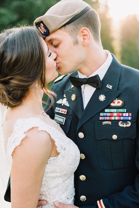 Military wedding / Army Rangers / Romantic bride and groom / Photo by As Ever Photography Us Army Wedding Ideas, Army Wedding Pictures, Camoflauge Wedding, Navy Military Weddings, Military Wedding Colors, Military Wedding Pictures, Military Wedding Marine, Military Wedding Army, Military Wedding Photography