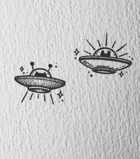 Cute Matching Tattoos, Matching Friend Tattoos, Bestie Tattoo, Sharpie Tattoos, Sibling Tattoos, Alien Tattoo, Doodle Tattoo, Bff Tattoos, Friendship Tattoos