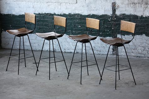 Tutte le dimensioni |Amazing Arthur Umanoff Slat Wood & Raffia Bar Stools for Raymor (U.S.A., 1950's) | Flickr – Condivisione di foto! Kitchen Bar Stools With Backs, Wrought Iron Bar Stools, Low Back Dining Chairs, Mid Century Bar Stools, Mid Century Modern Bar, Iron Bar Stools, Retro Bar Stools, Wrought Iron Chairs, Iron Stools