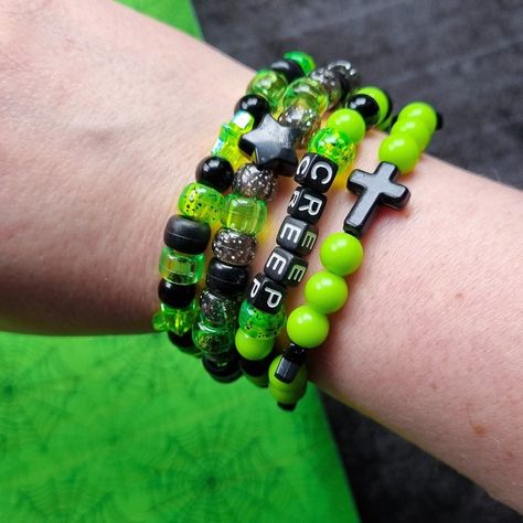 Neon Green Aesthetic Clothes, Green And Black Bracelet, Green Kandi Bracelets, Goth Kandi Bracelets, Goth Kandi, Kandi Jewelry, Green Goth, Scene Green, Kandi Inspiration