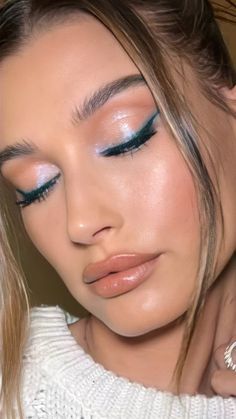 250 Makeup ideas in 2022 | makeup looks, makeup, aesthetic makeup Hailey Bieber Eye Makeup, Hailey Bieber Make Up, Going Out Makeup Looks Blue Eyes, 2024 Beauty Trends, Hailey Bieber Makeup, Maquillage On Fleek, Going Out Makeup, Beautiful Eye Makeup, Fancy Makeup