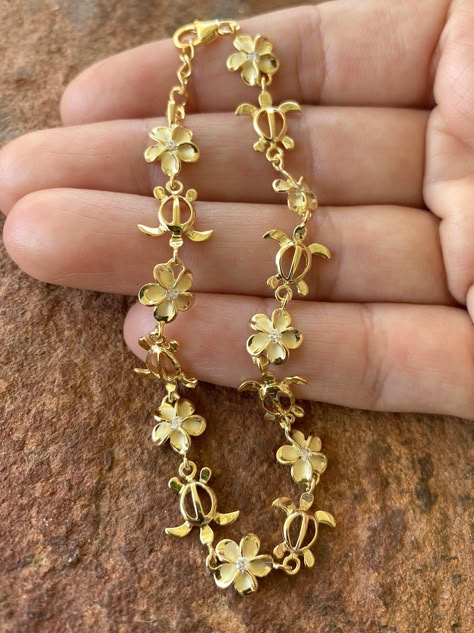 Good Bracelet, Lei Making, Hawaiian Bracelets, Hawaiian Sea Turtle, Good Jewelry, Surf Jewelry, Hawaiian Plumeria, Most Popular Flowers, Turtle Bracelet