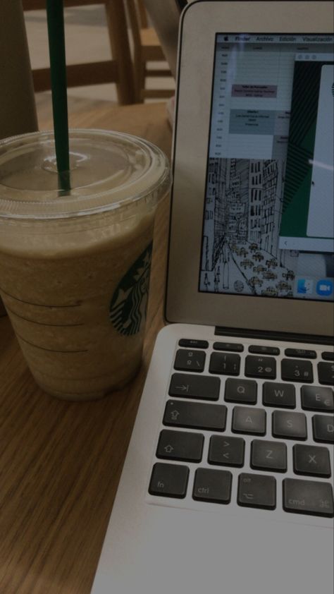 Mack Book Air Aesthetic, Coffee And Laptop Aesthetic, Starbucks Study Aesthetic, Macbook Air Aesthetic, School Romanticized, Air Aesthetic, Apple Ecosystem, Study Mood, Wood Inspiration