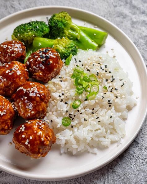 Teriyaki Chicken Meatballs - Recipes of Holly Honey Garlic Chicken Meatballs, Chicken Teriyaki Meatballs Costco, Chinese Chicken Meatballs, Sweet Meatball Recipes, Chicken Teriyaki Meatballs, Sweet Meatballs, Asian Chicken Meatballs, Chicken Meatballs Healthy, Teriyaki Chicken Meatballs