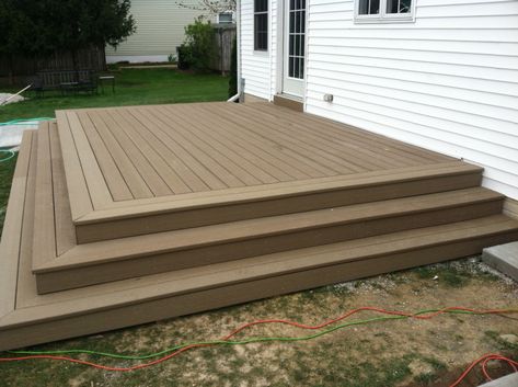 Deck Steps Ideas, Deck Step Lighting, Wood Deck Patio, Deck Staircase, Yard Transformation, Wood Deck Designs, Pergola Deck, Small Backyard Decks, Deck Step