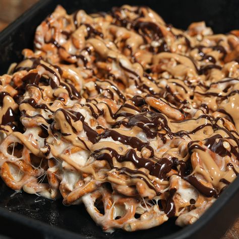 Pretzel Krispie Treats - The Salty Cooker The Salty Cooker, Salty Desserts, No Bake Chocolate Cheesecake, Snack Shack, Peanut Butter Marshmallow, Krispie Treats Recipe, Peanut Butter Pretzel, Krispy Treats, Pretzel Sticks