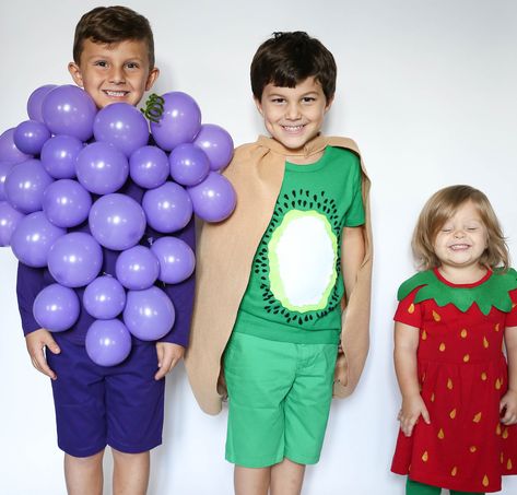 No-Sew DIY Fruit salad Kids Costume | Primary.com Salad Costume, Quick Diy Halloween Costumes, Easy Diy Kids, Food Halloween Costumes, Sew Halloween Costume, Fruit Costumes, Kids Fruit, Amazing Halloween Costumes, Halloween Fruit