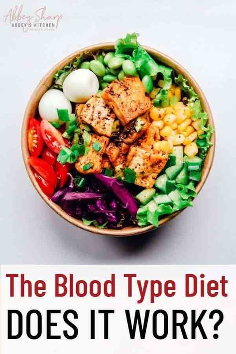 We take a look at the research on the blood type diet to find out if eating according to your blood type is the key to improving health and lowering the risk of disease. Type A Blood Diet Recipes, O Positive Blood Type Diet Meals, Eating For Blood Type, Lose 10kg, Improving Health, Virgin Drinks, Blood Type Diet, Heart Healthy Diet, Nutrition Articles