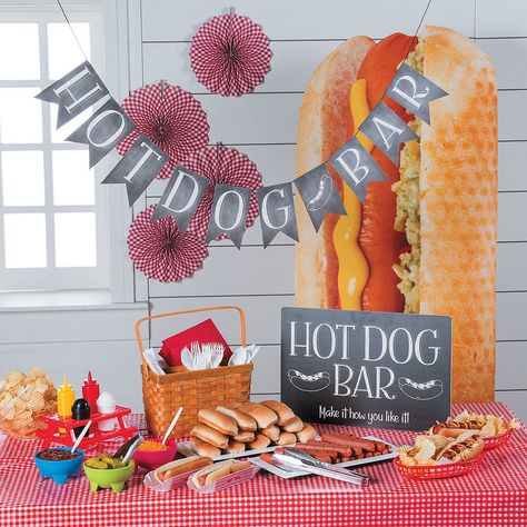 Hot Dog Birthday Party, Hot Dog Bar Party, Hot Dog Bar Ideas, Blue Candy Buffet, Hot Dog Party, Carnival Baby Showers, Chicago Hot Dog, Treat Stand, Dog Themed Parties