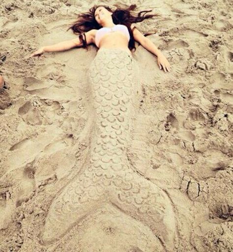 Mermaid Sand Art, Sand Mermaid, Sand Toys, Mermaid Tale, Sand Art, Ap Art, Mermaid Art, Beach Pictures, Mermaid Formal Dress