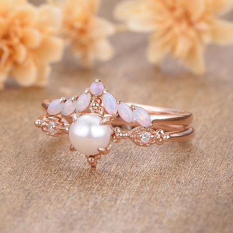 Pearl wedding ring set