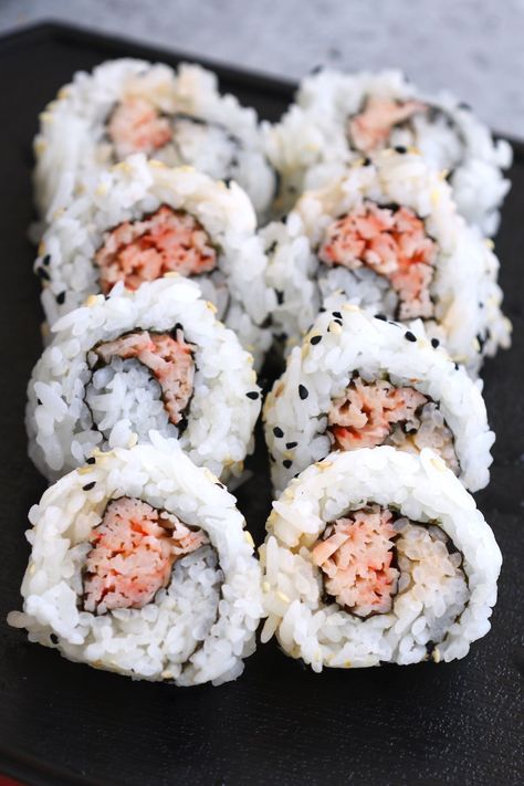 Spicy Crab Roll (Spicy Kani Roll Sushi) Spicy Crab Roll Recipe, Crab Salad Recipe Sushi, Spicy Crab Roll, Spectacled Owl, Sushi Ideas, Crab Sushi, Canned Crab Meat, Sushi Recipes Homemade, Crab Salad Recipe