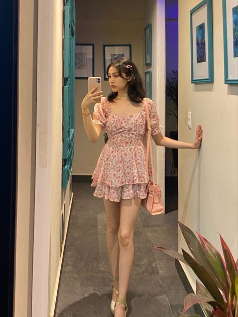 Ig: @rbk_005 Casual Pink Dress, Flowery Dress Outfit, Flowery Dress, Flowery Outfits, Flowery Dresses, Cute Pink, Pink Dress, Pretty Dresses, Pretty Outfits