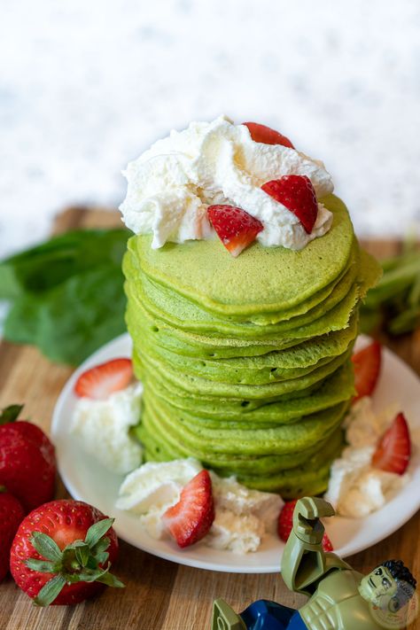 Green Pancakes with Spinach Recipe Hulk Pancakes, Colorful Recipes, Green Pancakes, Spinach Pancakes, Pancake Calories, Fermented Milk, Spinach Recipe, How To Make Greens, Hulk Smash