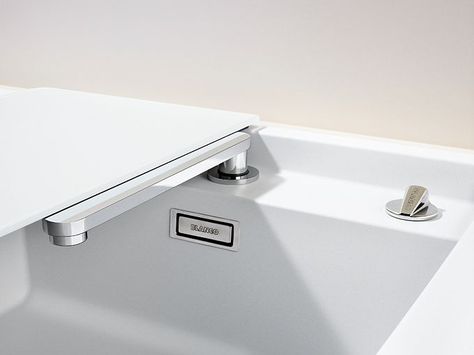 Blanco design retractable tap https://www.blanco-germany.com/uk/uk/taps/taps_product_range/detail.html?sid=BLANCOELOSCOPE-F+II&filter=false Island Bathroom, Kitchen Island With Sink, Kitchen Sink Design, Hidden Kitchen, Inset Sink, Kitchen Sink Taps, Bright Kitchens, Kitchen Mixer Taps, Sink Organizer