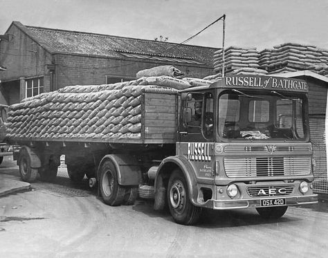 Old Lorries, Classic Truck, Vintage Trucks, Commercial Vehicle, Classic Cars Trucks, Classic Trucks, Big Trucks, Old And New, Classic Cars