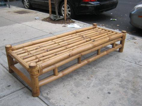 Bamboo Furniture Diy, Bamboo Bench, Bamboo Furniture Design, Pots Ideas, Gardening Pots, Bamboo Building, Cafe Seating, Diy Side Table, Rooftop Terrace Design