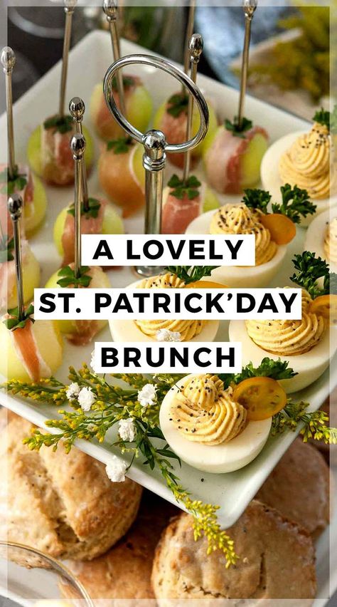 You’ll find so many lovely St. Patrick’s Day brunch ideas in this post! A full, traditional Irish breakfast, a beautiful morning cocktail, lots of pretty, naturally green and orange accents, and a few lucky clovers to delight your family and friends. And the best part? Almost everything can be prepared ahead of time and quickly assembled before brunch! St Pattys Recipes, St Patrick's Day Menu, Traditional Irish Breakfast, Irish Recipes Appetizers, St Patrick's Day Appetizers, St Patricks Food, Morning Cocktail, Lemon Scones, Irish Breakfast