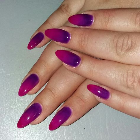 Purple and pink ombre nails Hot Pink Purple Nails, Purple And Red Nails, Mom Nails, Plaid Nail Designs, Purple Gel Nails, Ma Tattoo, Purple Ombre Nails, Pink Purple Ombre, Pink Ombre Nails