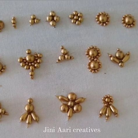 Simple Aari Puttas, Puttas Design, Beats Work Blouse Design, Blouse Beads Work Simple, Buttas Design In Aari, Aari Motif Designs Tracing, Aari Work Butta Design, Aari Picture, Aari Puttas