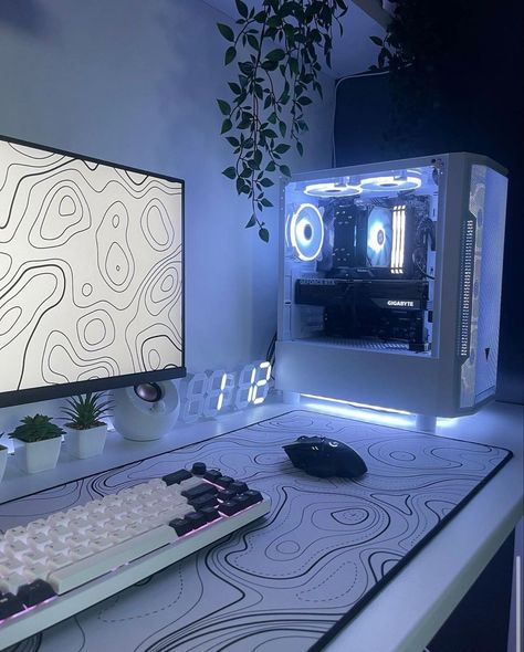 Clean Gaming Pc Setup, Pc Set Up Aesthetic Black, Clean Gamer Setup, White Gaming Room Setup, All White Computer Setup, White Gaming Setup Room Ideas, Clean Gaming Setup White, Pc Setup Aesthetic Gaming, Desk Aesthetic Gaming