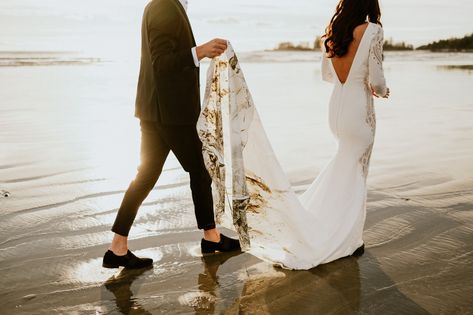 Winter elopements at the Wick Inn in Tofino, BC have never looked so good (or so snowy!). By Vancouver wedding photographer Ronnie Lee Hill Snowy Beach, Tofino Bc, Winter Elopement, Vancouver Wedding Photographer, Vancouver Wedding, Wedding Portraits, Beach Wedding, Elopement, Vancouver